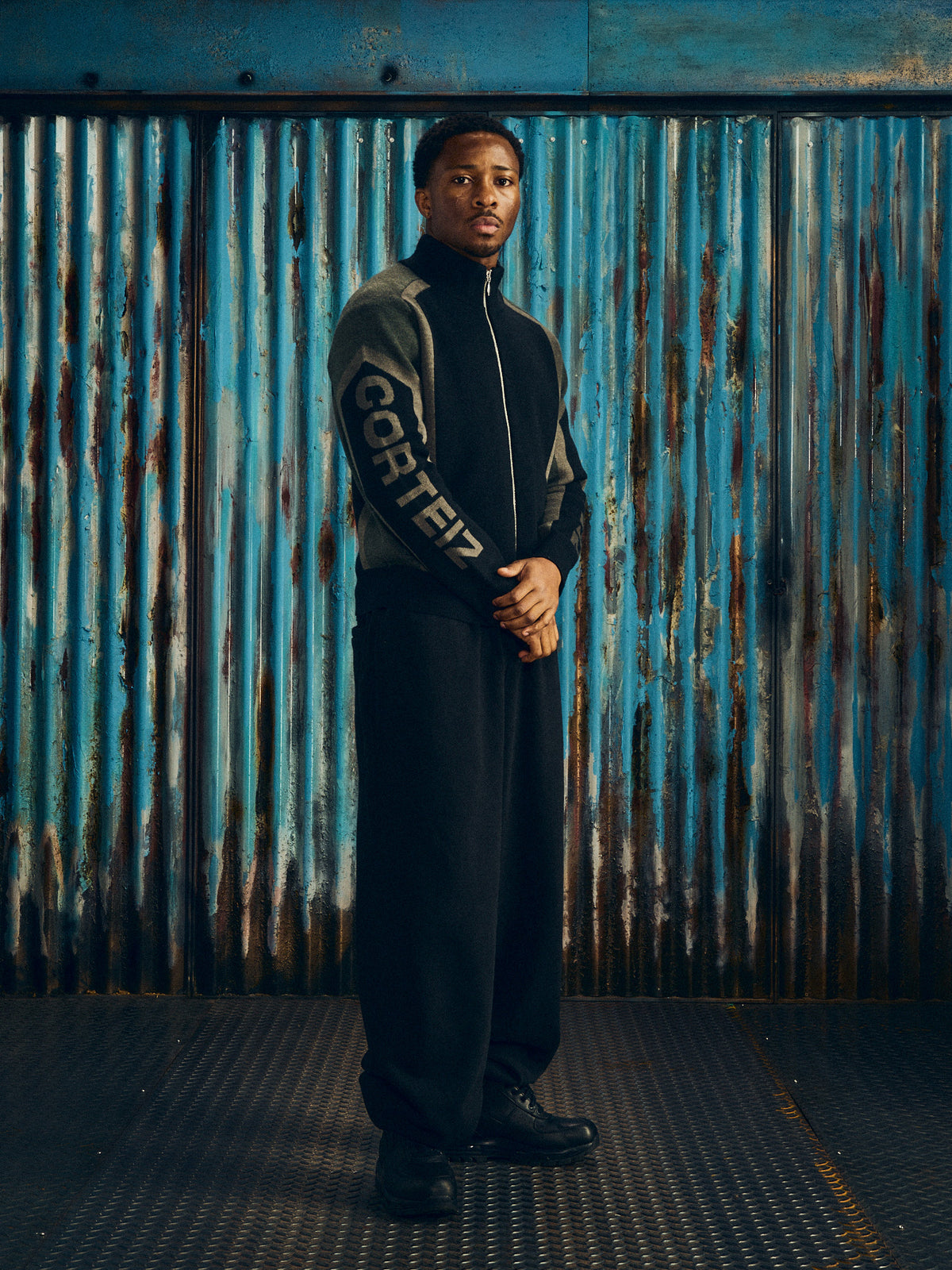 PRECISION KNIT ZIP UP [BLACK]